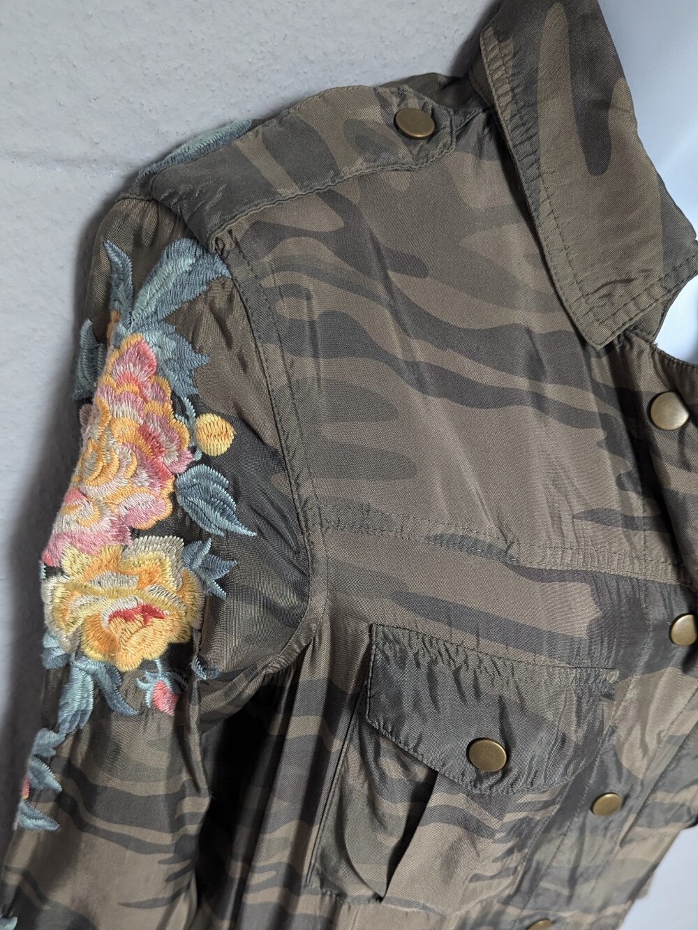 Johnny Was Workshop Embroidered Camo Jacket Size XS - Picture 11 of 14